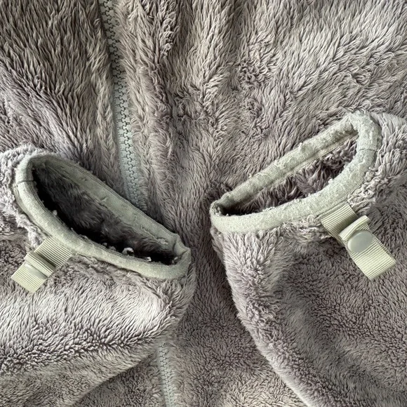 The North Face Women's Light Gray Osito Jacket - Picture 6 of 6